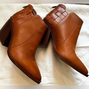 ‼️‼️SOLD SOLD ‼️‼️‼️Vince Camuto booties